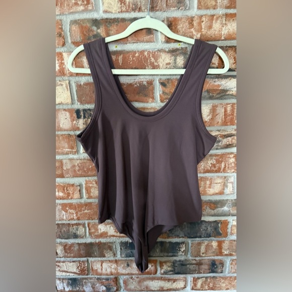 nuuds seamless scoop tank Bodysuit - Picture 3 of 6